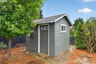 392 SW Dogwood Dr, Dundee, OR 97115 - Photo 24