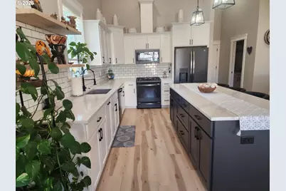 845 1st St, Gervais, OR 97026 - Photo 6