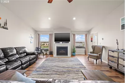 75077 W Oregon Ln, Irrigon, OR 97844 - Photo 4