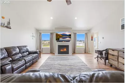 75077 W Oregon Ln, Irrigon, OR 97844 - Photo 6