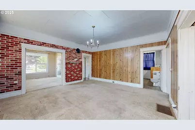 2438 Auburn Ave, Baker City, OR 97814 - Photo 12