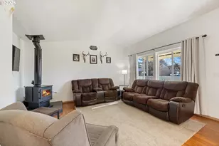 3500 Hawthorne Ln, Tillamook, OR 97141 - Photo 4