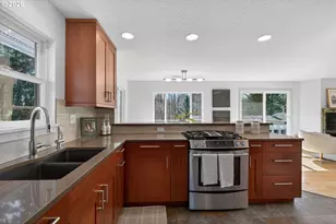 3226 SW Dolph Ct, Portland, OR 97219 - Photo 12