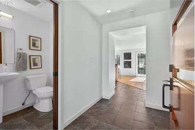 3226 SW Dolph Ct, Portland, OR 97219 - Photo 18