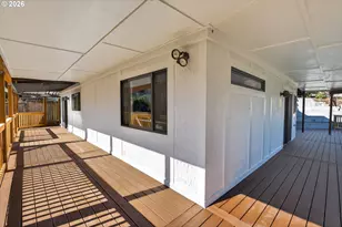 3226 SW Dolph Ct, Portland, OR 97219 - Photo 42