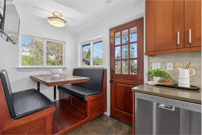 3226 SW Dolph Ct, Portland, OR 97219 - Photo 16