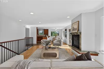 3226 SW Dolph Ct, Portland, OR 97219 - Photo 8