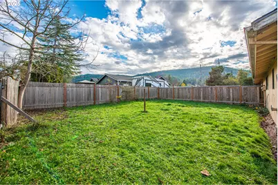 353 71st St, Springfield, OR 97478 - Photo 22