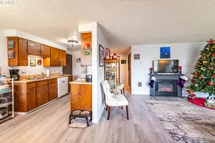 353 71st St, Springfield, OR 97478 - Photo 4