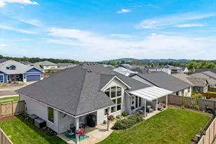 493 NW Crater Lk Dr, Dallas, OR 97338 - Photo 4