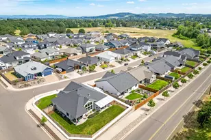 493 NW Crater Lk Dr, Dallas, OR 97338 - Photo 6