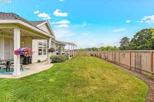 493 NW Crater Lk Dr, Dallas, OR 97338 - Photo 10