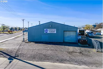 345 N 1st Pl, Hermiston, OR 97838 - Photo 1