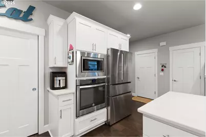 13199 SE Gateway Dr, Happy Valley, OR 97086 - Photo 10