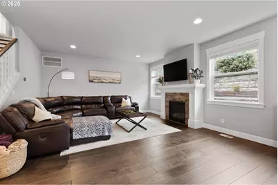 13199 SE Gateway Dr, Happy Valley, OR 97086 - Photo 14