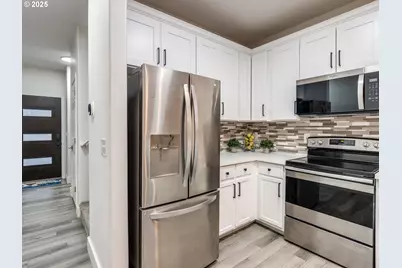 18067 SW Niks Dr, Beaverton, OR 97003 - Photo 4