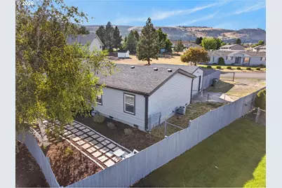 2201 Terra Lea Ct, La Grande, OR 97850 - Photo 6