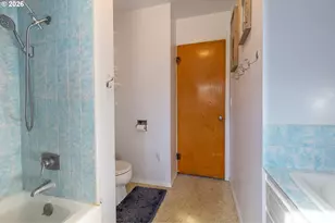 47866 W 1st St, Oakridge, OR 97463 - Photo 18