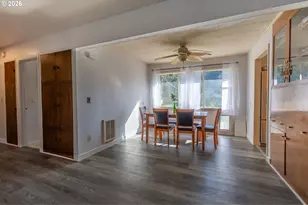 47866 W 1st St, Oakridge, OR 97463 - Photo 10