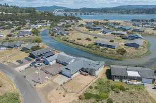 1001 NW Pacific Way, Waldport, OR 97394 - Photo 1