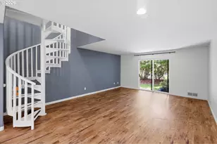 12054 N Jantzen Beach Ave, Portland, OR 97217 - Photo 8