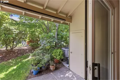 12054 N Jantzen Beach Ave, Portland, OR 97217 - Photo 34