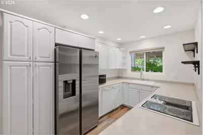 12054 N Jantzen Beach Ave, Portland, OR 97217 - Photo 6