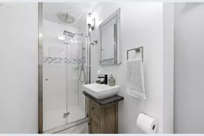 33192 Wilkins Rd, Eugene, OR 97408 - Photo 16