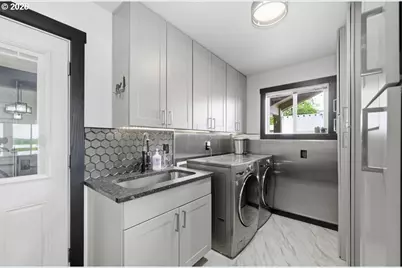 33192 Wilkins Rd, Eugene, OR 97408 - Photo 14