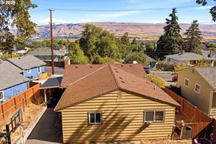 810 E 16th St, The Dalles, OR 97058 - Photo 36