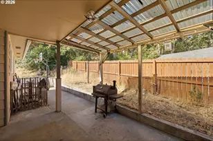 810 E 16th St, The Dalles, OR 97058 - Photo 28