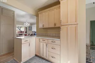 810 E 16th St, The Dalles, OR 97058 - Photo 8