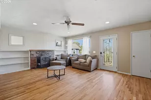 810 E 16th St, The Dalles, OR 97058 - Photo 4