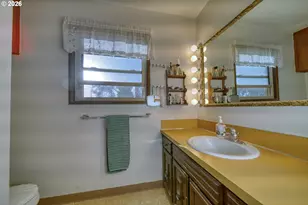 255 I St, Columbia City, OR 97018 - Photo 16