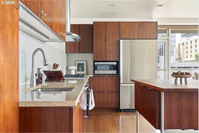 836 S Curry St #708, Portland, OR 97239 - Photo 12