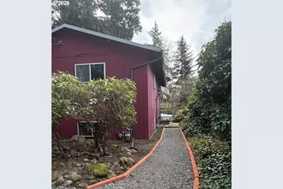 1742 SE 142nd Pl, Portland, OR 97233 - Photo 2