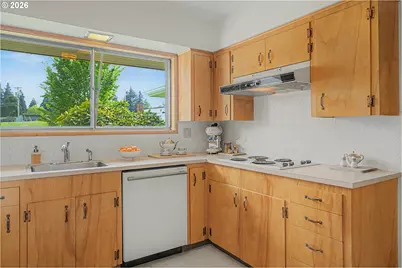 14045 NE Sacramento St, Portland, OR 97230 - Photo 14