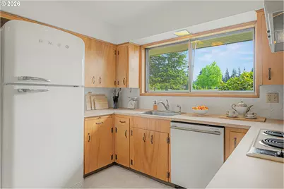 14045 NE Sacramento St, Portland, OR 97230 - Photo 12