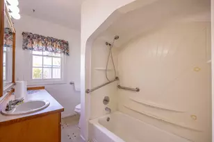 8005 SE Malden St, Portland, OR 97206 - Photo 10