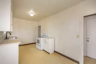 8005 SE Malden St, Portland, OR 97206 - Photo 4