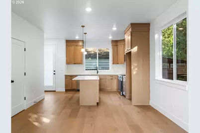 2084 N Watts St #4, Portland, OR 97217 - Photo 4