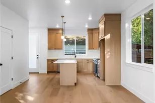 2084 N Watts St, Portland, OR 97217 - Photo 4
