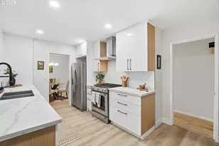 5555 SW Dover Ct, Portland, OR 97225 - Photo 14