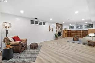 5555 SW Dover Ct, Portland, OR 97225 - Photo 32