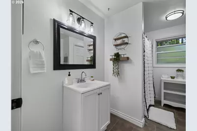 69080 E Vine Maple Dr, Rhododendron, OR 97049 - Photo 16