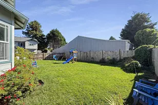 731 3rd St, Brookings, OR 97415 - Photo 8