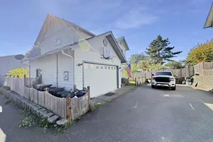 731 3rd St, Brookings, OR 97415 - Photo 4