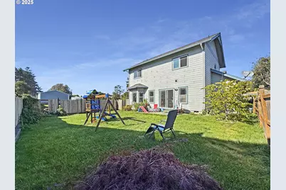 731 3rd St #C / 3, Brookings, OR 97415 - Photo 6