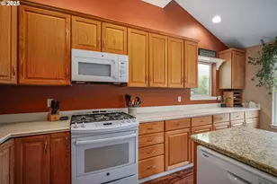 528 Creekside Dr, Salem, OR 97306 - Photo 20