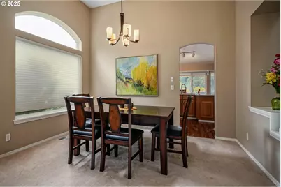 528 Creekside Dr, Salem, OR 97306 - Photo 6